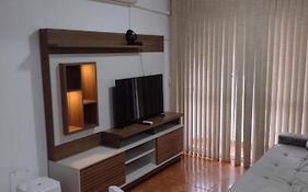 Apartamento com mobília nova.